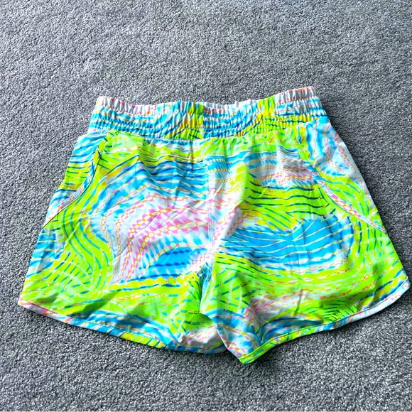 NWT Avia Women’s athletic shorts with built in bike shorts size medium (8-10) - Picture 2 of 6